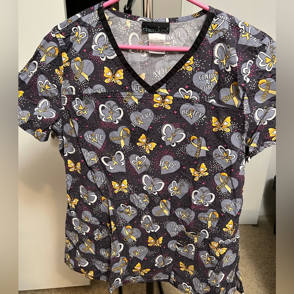 Cherokee scrub top